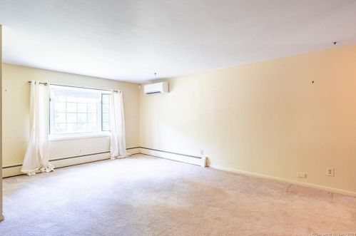 42 Birchwood Rd, Upper Stepney, CT 06468-1049