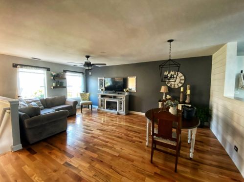 1237 Driftwood Ln, Pingree Grove IL  60140-2062 exterior