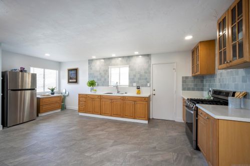 3547 Mira Pacific Dr, Oceanside CA  92056-3933 exterior