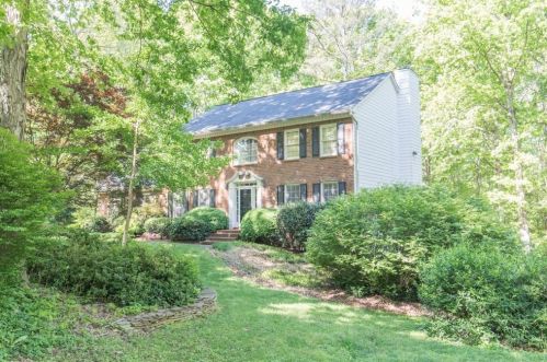 3861 Windhurst Dr, Lilburn, GA 30047-2493