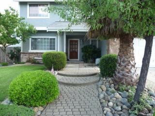 674 Tipperary Dr, Vacaville, CA 95688-9214