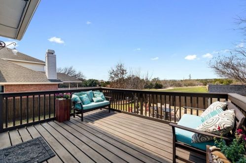 3921 Cyn Gln Cir, Austin TX  78732-2187 exterior