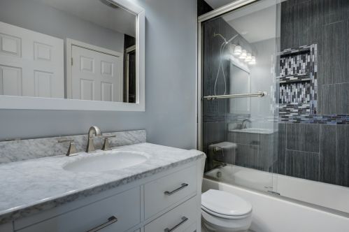 552 Alton Ct, Carol Stream IL  60188-9212 exterior