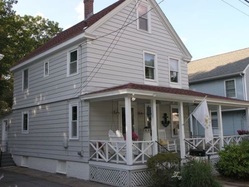 31 Canonchet Ave, Warwick, RI 02888-2957