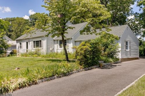 252 Old Tote Rd, Mountainside, NJ 07092-1837
