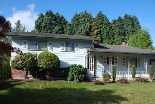 1055 Spruce Ct, Damascus, OR 97080