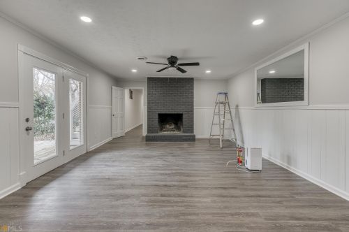 170 Huntcliff Pt, Atlanta GA  30350-1601 exterior