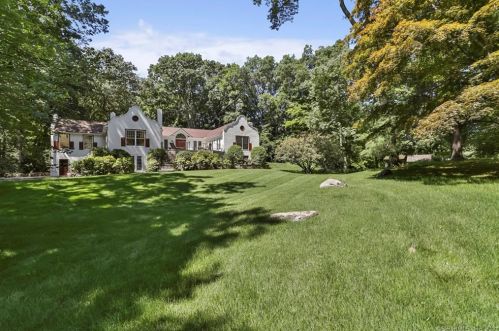 32 Mill Rd, New Canaan, CT 06840-4304