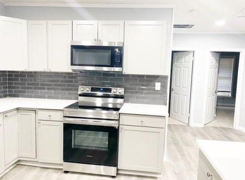 5670 Feldwood Rd, Atlanta GA  30349-2865 exterior