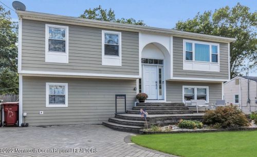 12 Grouse Dr, Berkeley Township, NJ 08721-1902