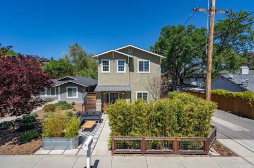 421 7th St, Lake Nacimiento, CA 93446-2810