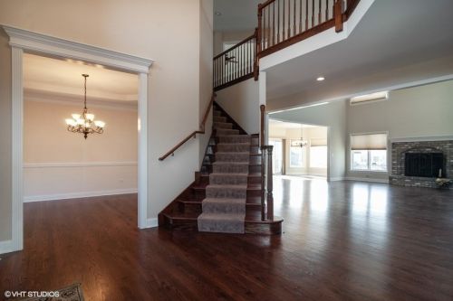 4 Heather Ct, Lemont IL  60490-2118 exterior