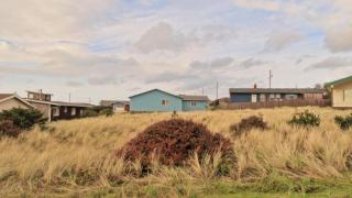 2006 Cutter St, Waldport OR  97394-9455 exterior