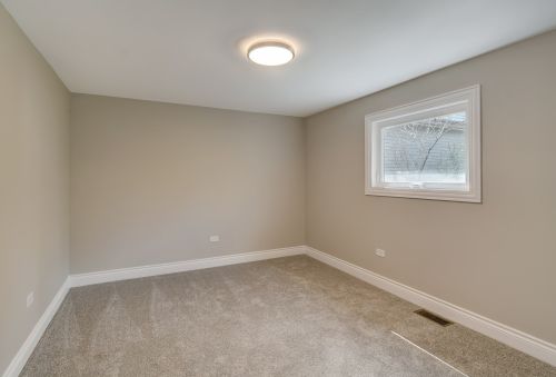 284 Middaugh Rd, Willowbrook IL  60514-1065 exterior