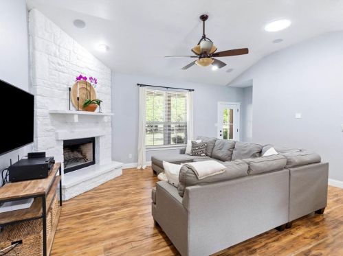 201 Bluebonnet Ct, Fort Worth TX  76035-5861 exterior