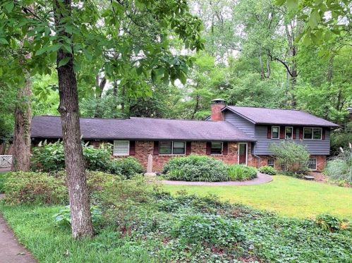 500 Carriage Dr, Atlanta GA  30328-3307 exterior