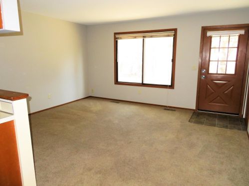 5978 Fernwood St, Saint Paul MN  55126-8462 exterior