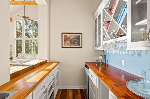 4008 Dry Creek Dr, Austin TX  78731-4825 exterior