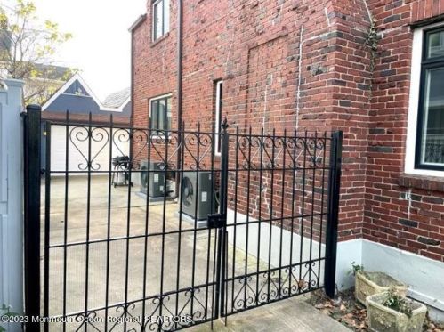 302 2nd Ave, Tinton Falls NJ  07712-6132 exterior