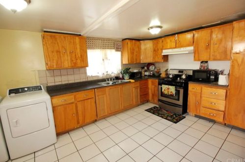 6732 Hannon St, Bell, CA 90201-2016