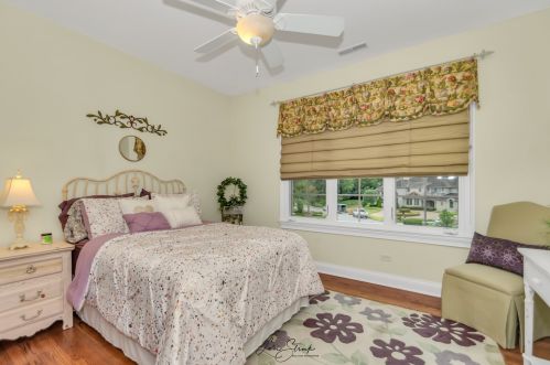 305 Ambriance Dr, Willowbrook IL  60527-0803 exterior