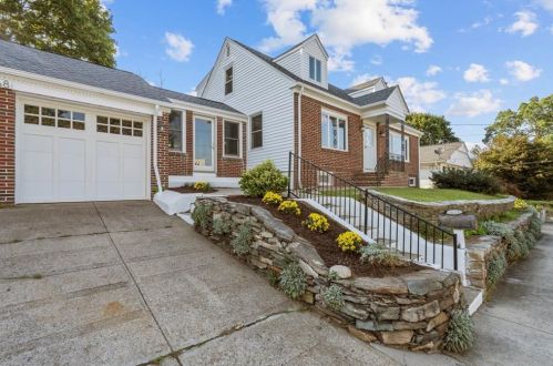 168 Hillcrest Ave, Providence, RI 02909-4928