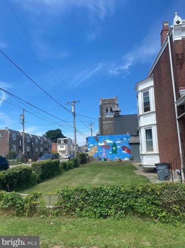 5900 13th St, Philadelphia, PA 19141-3222