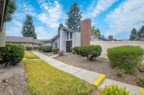 3573 Papaya Way, Oceanside, CA 92058-1698