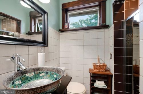 6710 Westmoreland Ave, Silver Spring MD 20912-4406 exterior