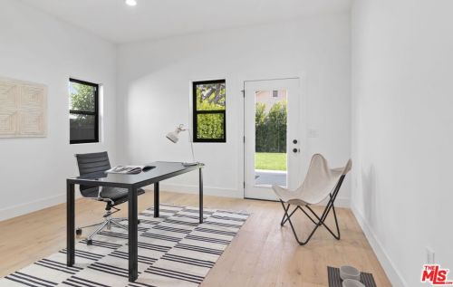 4614 Tobias Ave, Van Nuys CA  91403-2823 exterior