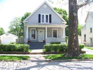 414 Willard Ave, Bloomington, IL 61701-5656