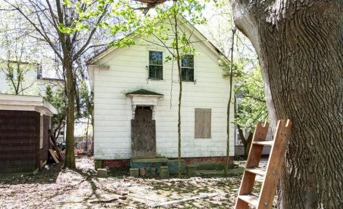 19 Hannah St, Providence, RI 02909-3109