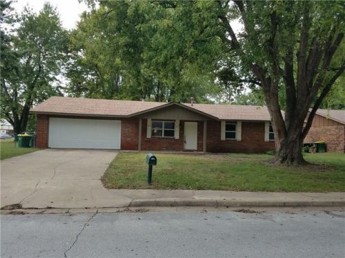 1000 Alicia St, Springdale, AR 72762-2716
