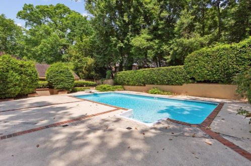 2515 Habersham Rd, Atlanta GA  30305-3566 exterior