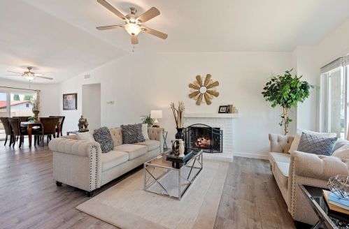 5345 Malcolm St, Oceanside, CA 92056-2310