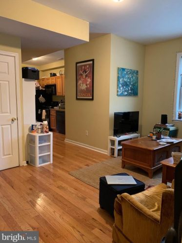 1611 17th St, Philadelphia, PA 19145-1524