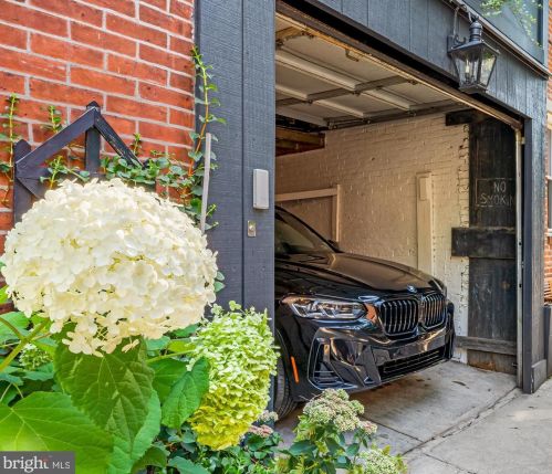 718 22nd St, Philadelphia PA 19130-0027 exterior