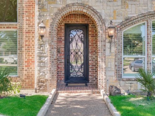 5801 Toppingham St, Plano, TX 75093-8597
