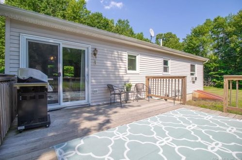 20 Stagecoach Rd, Exeter CT  06249-1647 exterior
