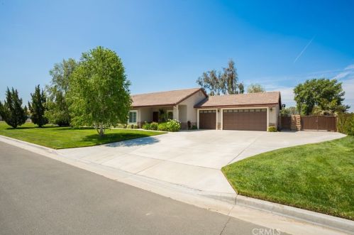 55 Carlin Ln, Riverside, CA 92507-1203