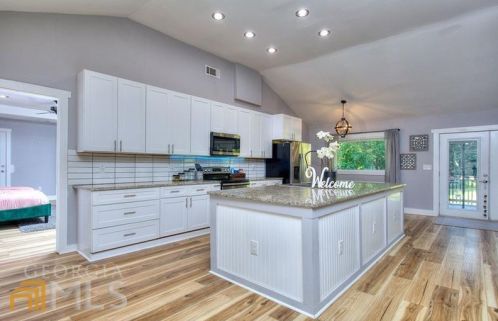 4495 Kent Rd, Atlanta GA  30337-5205 exterior