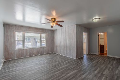 311 Randolph St, Hollowayville, IL 61356-1665