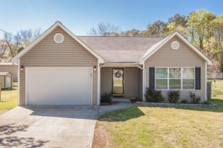 53 Meadow Ln, Ringgold, GA 30736-2532
