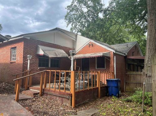 166 Burbank Dr, Atlanta GA  30314-2555 exterior