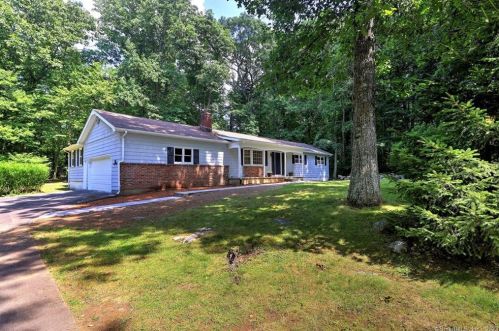 34 Brookwood Ln, Huntington CT  06484-2051 exterior