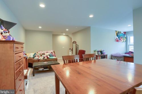410 Declaration Ave, Ephrata PA  17522 exterior