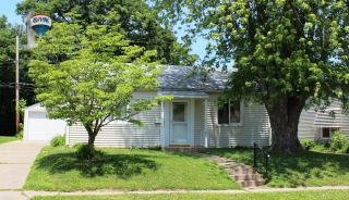 3723 13 Ave, Moline IL  61265-3457 exterior
