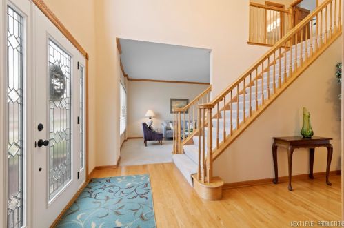 3923 Highknob Cir, Naperville, IL 60564-8247
