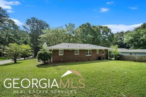 3305 Flowers Dr, Atlanta GA  30337-1001 exterior