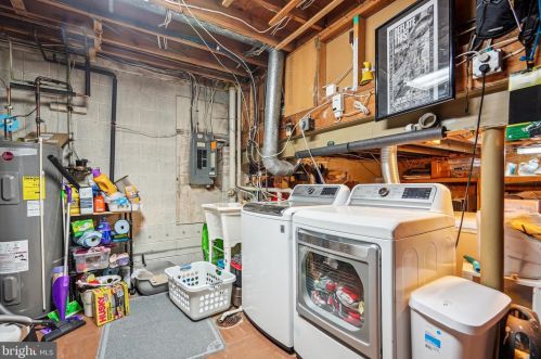 5269 Bradgen Ct, Springfield VA  22151-3524 exterior